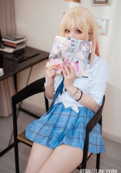 大胸的女大学生_BD英语在线视频观看