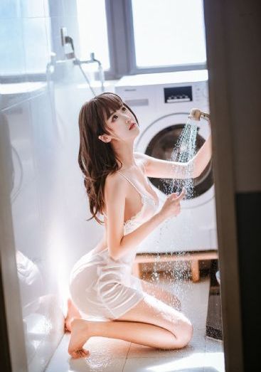 中国浴室洗澡hd_BD国语在线观看视频